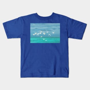 BIRDS OVER THE OCEAN Kids T-Shirt